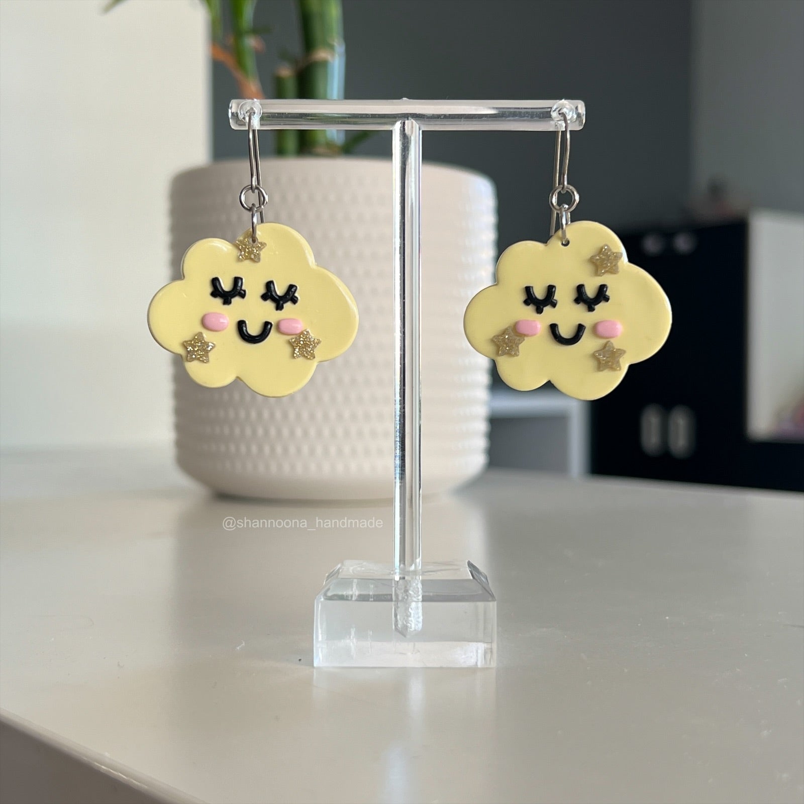 Sleepy Cloud Earrings - Yellow